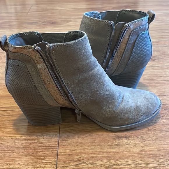 Ankle booties “Faded Glory” size 6 - Picture 5 of 7